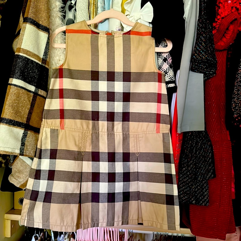 Burberry Summer Dress w/ pockets Size 6
